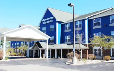 Photo 2 - Independence Stay Hotel & Suites