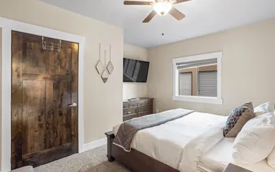 Photo 3 - The Yellowstone Hideaway Unit B
