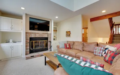 Photo 2 - Sunny Stratton Townhome ~ 1 Mi to Skiing!