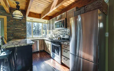 Photo 5 - Cozy Truckee Cabin w/ Deck: 1 Mi to Donner Lake!