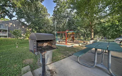 Photo 3 - Branson Condo ~ 9 Mi to Silver Dollar City