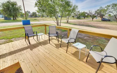Photo 2 - Cozy Ballinger Vacation Rental w/ Deck & Grill!