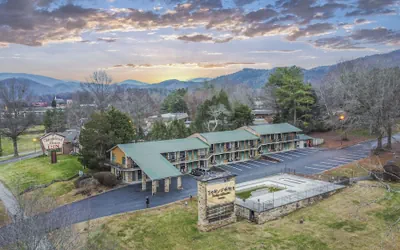 Tremont Lodge & Resort