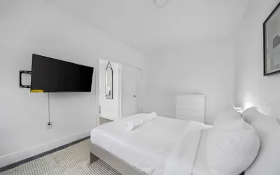 Photo 5 - Historic 2 Bedroom Retreat