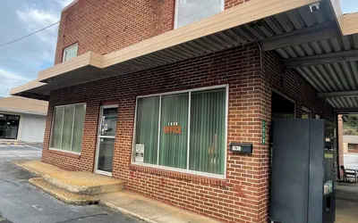Photo 4 - Georgianna Motel