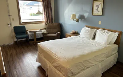 Photo 5 - Valley Inn and Suites