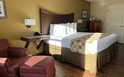 Photo 4 - Atkinson inn and suites