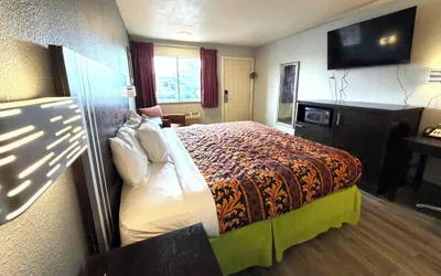 Photo 5 - Regency Inn Three Rivers I-37