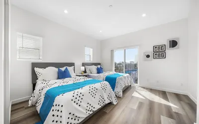 Photo 2 - Comfort Suite Hollywood