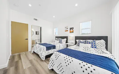 Photo 4 - Comfort Suite Hollywood