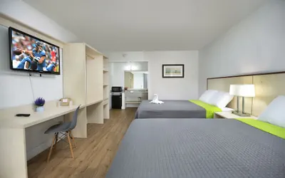 Photo 4 - Weekly Inn