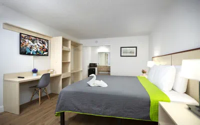 Photo 3 - Weekly Inn