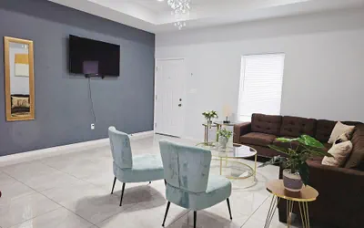 Photo 4 - Beautiful Apartment 9 min to Mercedes Outlets