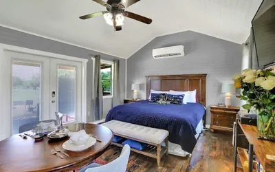 Photo 3 - Luxurious & Intimate Cottage in Fred Wine Country!