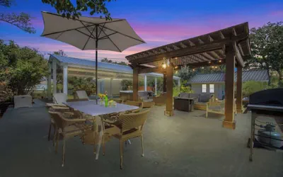 Photo 2 - Weitz Getaway With Private Pool Two Hot Tubs