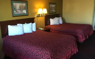 Photo 5 - Travel Inn North Little Rock