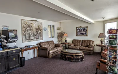 Photo 2 - Bayview Inn