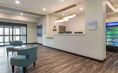 Photo 5 - MainStay Suites Milwaukee/Franklin