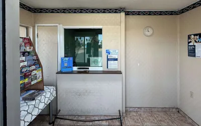 Photo 2 - Motel 6 Selma, CA