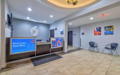 Photo 3 - Studio 6 Suites Texas City, Tx – I-45 South