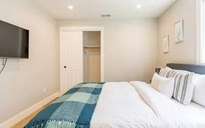 Photo 4 - Lux Apartment on hill close to SF