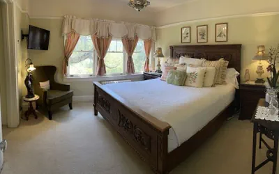 Photo 4 - The Inn on Knowles Hill