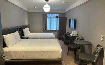 Photo 5 - Melrose Hotel