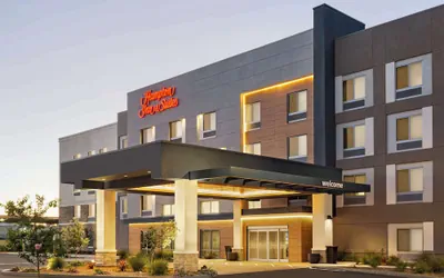 Photo 2 - Hampton Inn & Suites Oroville