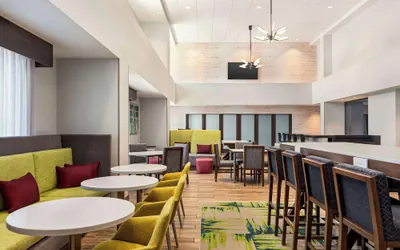 Photo 3 - Hampton Inn & Suites Oroville