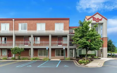 Photo 2 - Red Roof Inn Auburn Hills