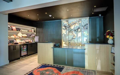 Photo 5 - The Embers Hotel