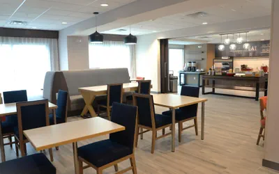 Photo 3 - Hampton Inn Cabot