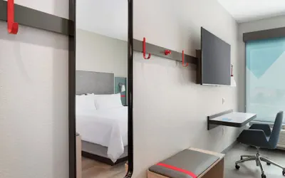 Photo 5 - avid hotel Victorville Hesperia by IHG