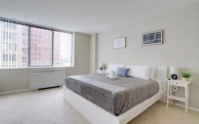 Photo 4 - Crystal City Apartments near 15th Street - We Host