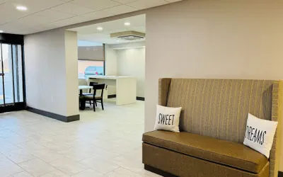 Photo 3 - MainStay Suites Chambersburg
