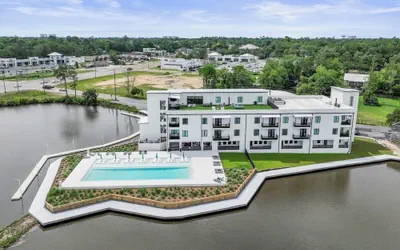 Handsboro Pointe Condo & Suites