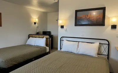 Photo 4 - Eastern Sierra Motor lodge