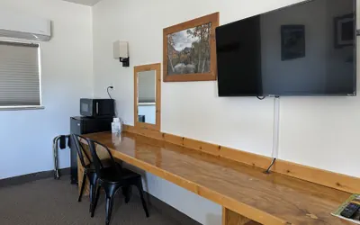 Photo 3 - Eastern Sierra Motor lodge