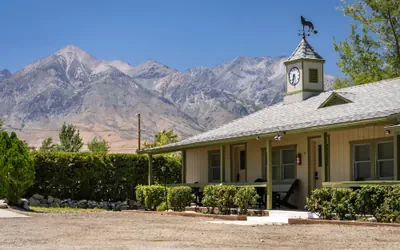 Photo 2 - Eastern Sierra Motor lodge