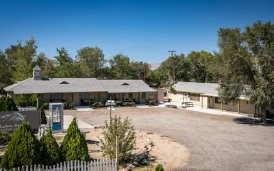 Eastern Sierra Motor lodge
