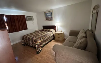 Photo 2 - Sherwood Motel