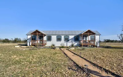 Windmill Meadows Cottages-firepit-hill Country Views!!