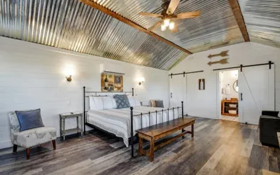 Photo 3 - Wine Country Cottage With Scenic Hill Country Views