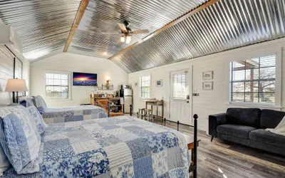 Photo 5 - Bonny Bluebonnets Cottage With Stunning Hill Country Views