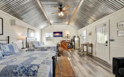 Photo 2 - Bonny Bluebonnets Cottage With Stunning Hill Country Views