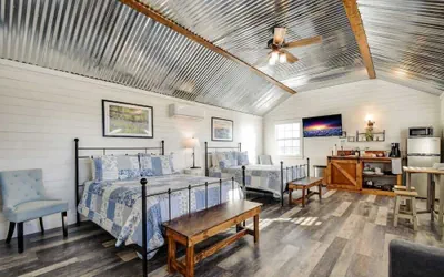 Photo 3 - Bonny Bluebonnets Cottage With Stunning Hill Country Views