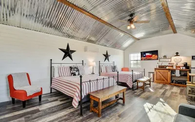 Photo 3 - Stargazing Retreat at Lone Star Cottage