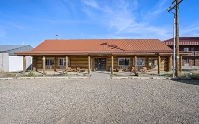 Photo 2 - Ponderosa Inn