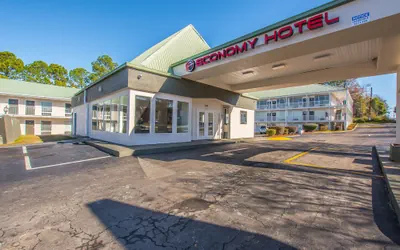 Photo 5 - Economy Hotel Forest Park