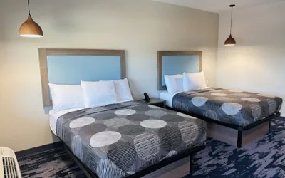 Photo 4 - Palace Inn
